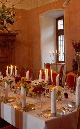 Burghalle bis 80 Personen